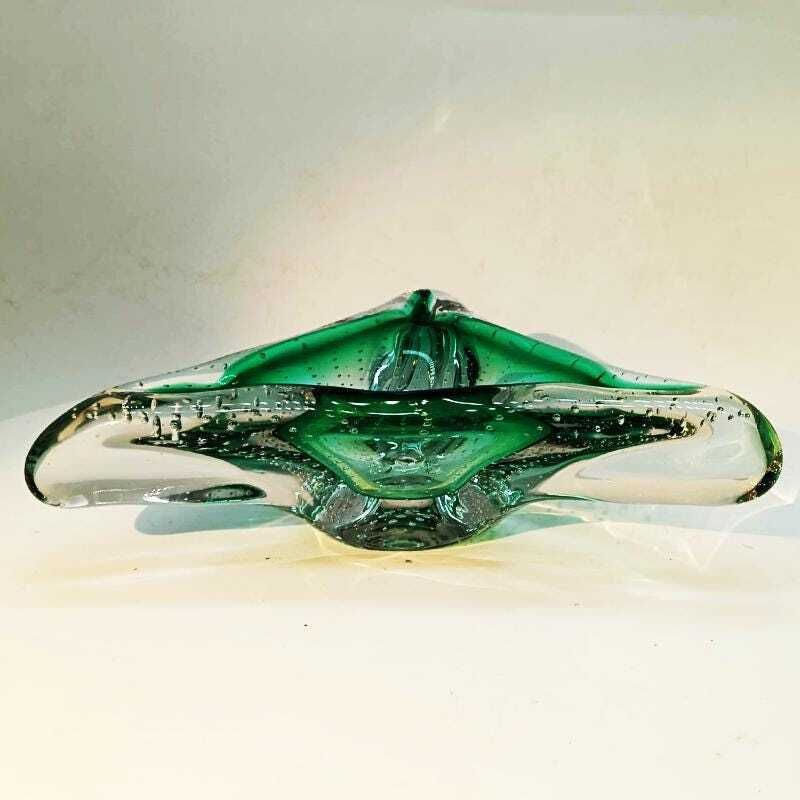 1960s Big Triangular Ashtray Or Catch All In Murano Glass With Air Bubble. Made In Italy. photo vinterior