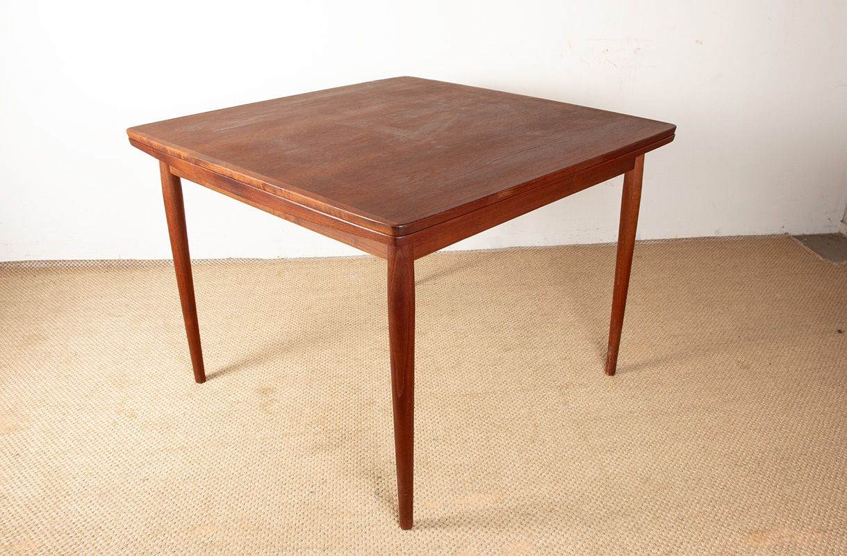 Square And Extendable Danish Dining Table, In Teak, Model 592, By Arne Vodder For Sibast 1960.