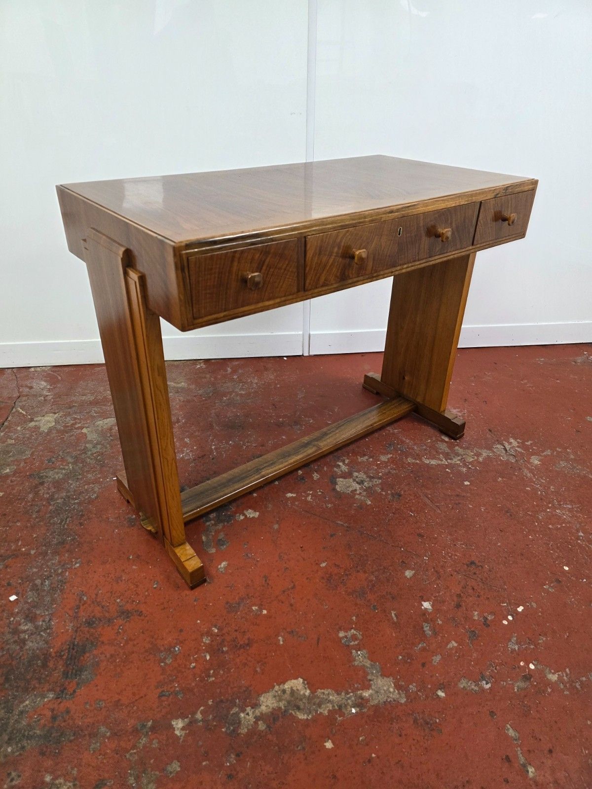 Heals Of London 1930s Walnut Art Deco Desk/Sidetable photo for sale