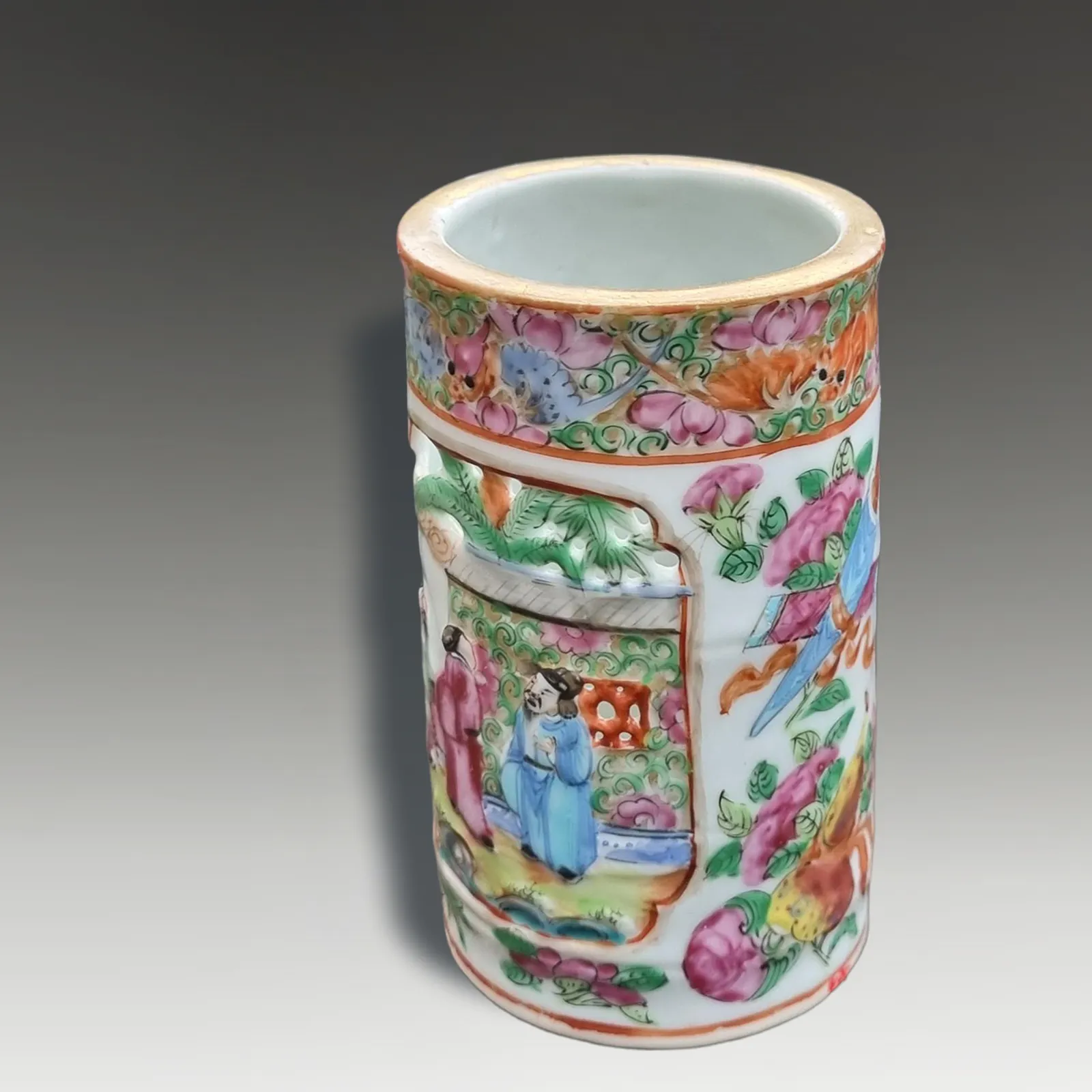 Antique Chinese "Rose Medallion" Small Reticulated Brush Pot Circa 1830 11cm  H photo for sale
