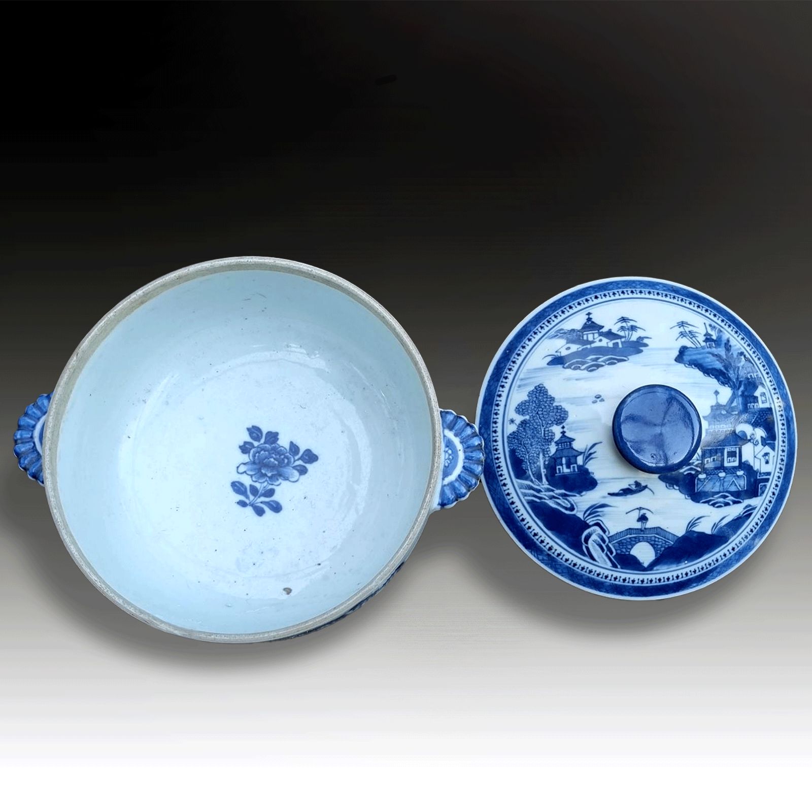 Chinese Qianlong Period Large Export Tureen Circa 1760  Very Impressive 26cm photo 575.0