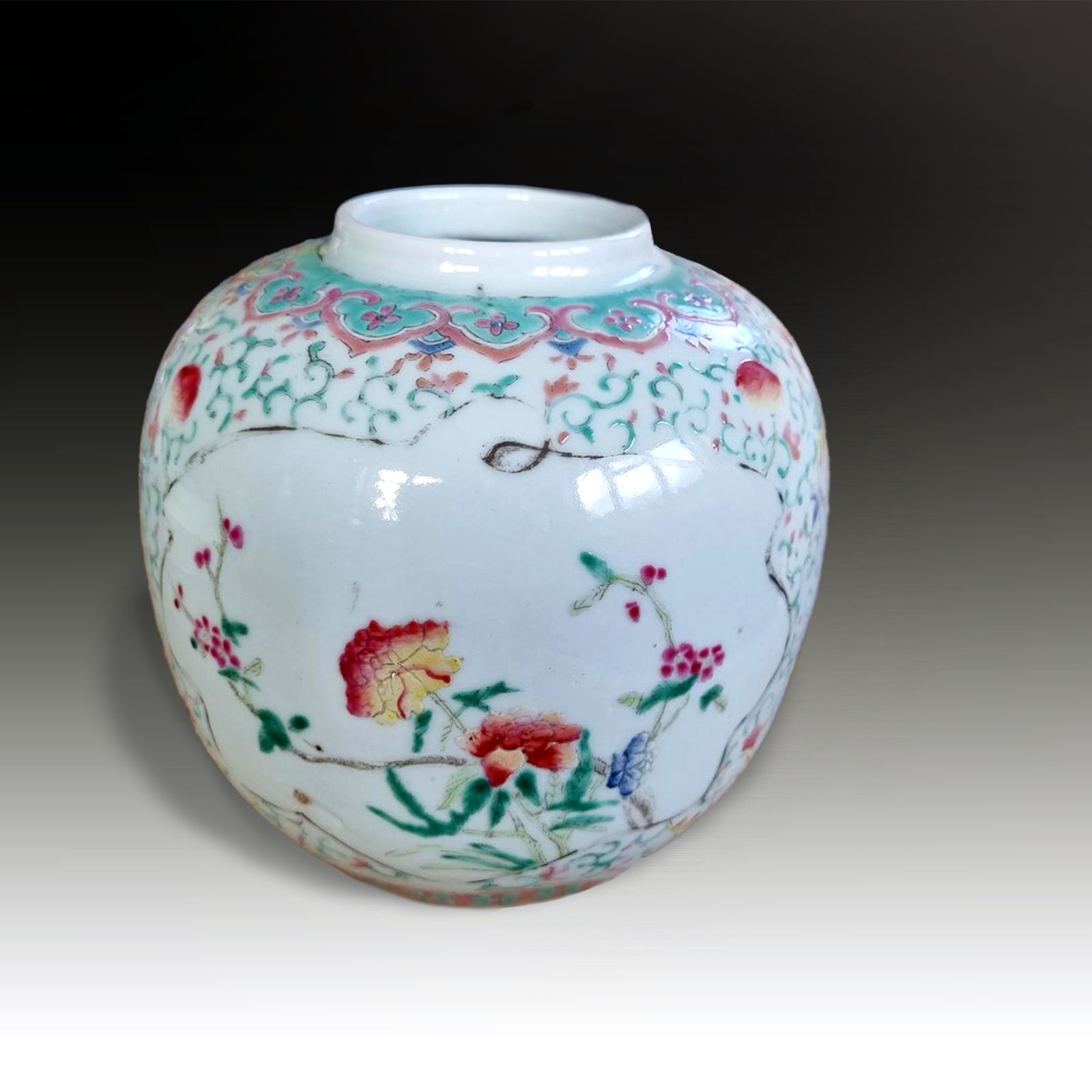 Chinese Antique Late Qing Dynasty Enamelled Ginger Jar Beautiful Colours