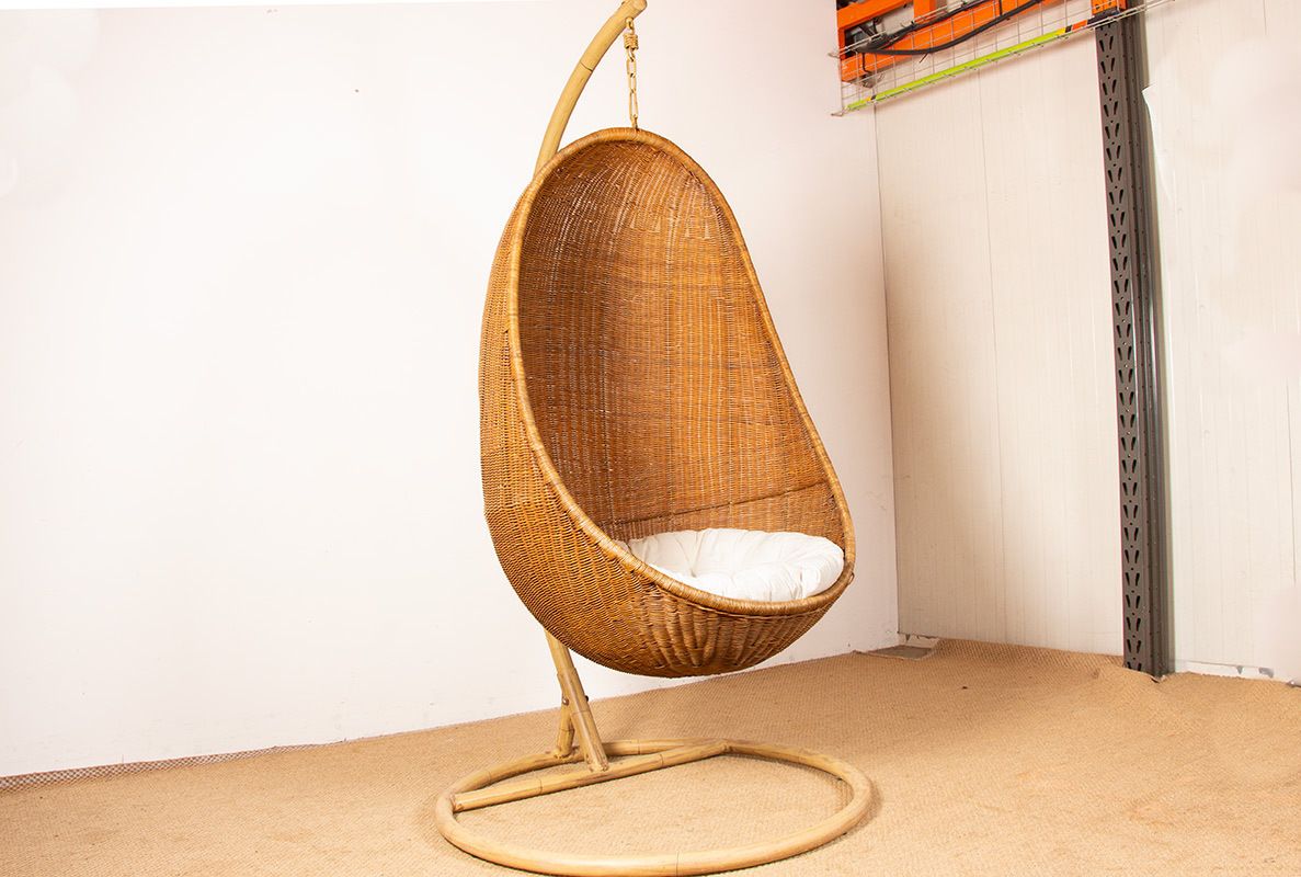Fauteuil danois en rotin tressé, avec son support en métal, fauteuil suspendu œuf, attribué à Nanna Ditzel. photo buy