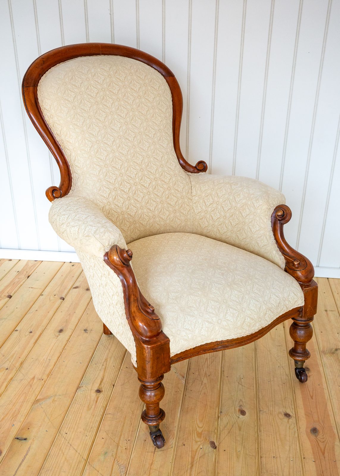 Victorian Walnut Armchair Fine Country House Salon Parlour Show Frame Spoon Back Cream Antiqu.E Reception Reading Lounge C.Hair photo buy