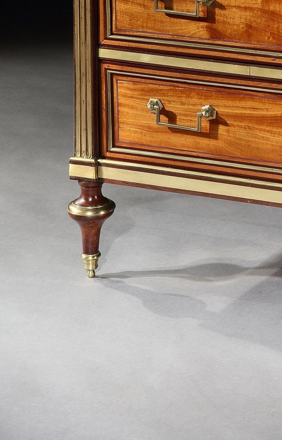 Louis XVI Gilt Bronze Mounted Bois Citronnier And Amaranth Commode Claude Charles Saunier photo 48875.0