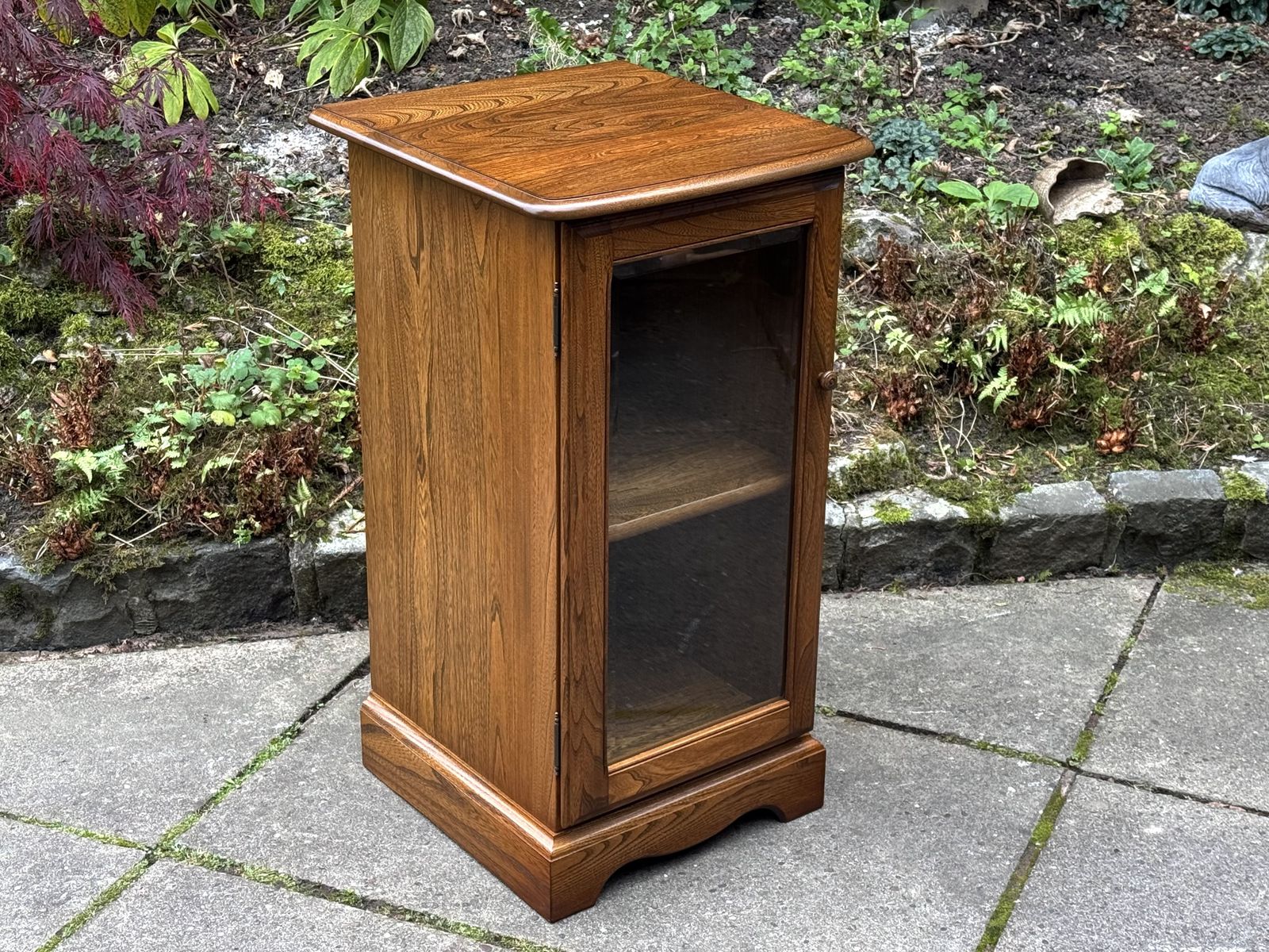 An Ercol Warwick Golden Dawn Elm Cd Hi Fi Storage Cabinet / Media Stand photo furniture