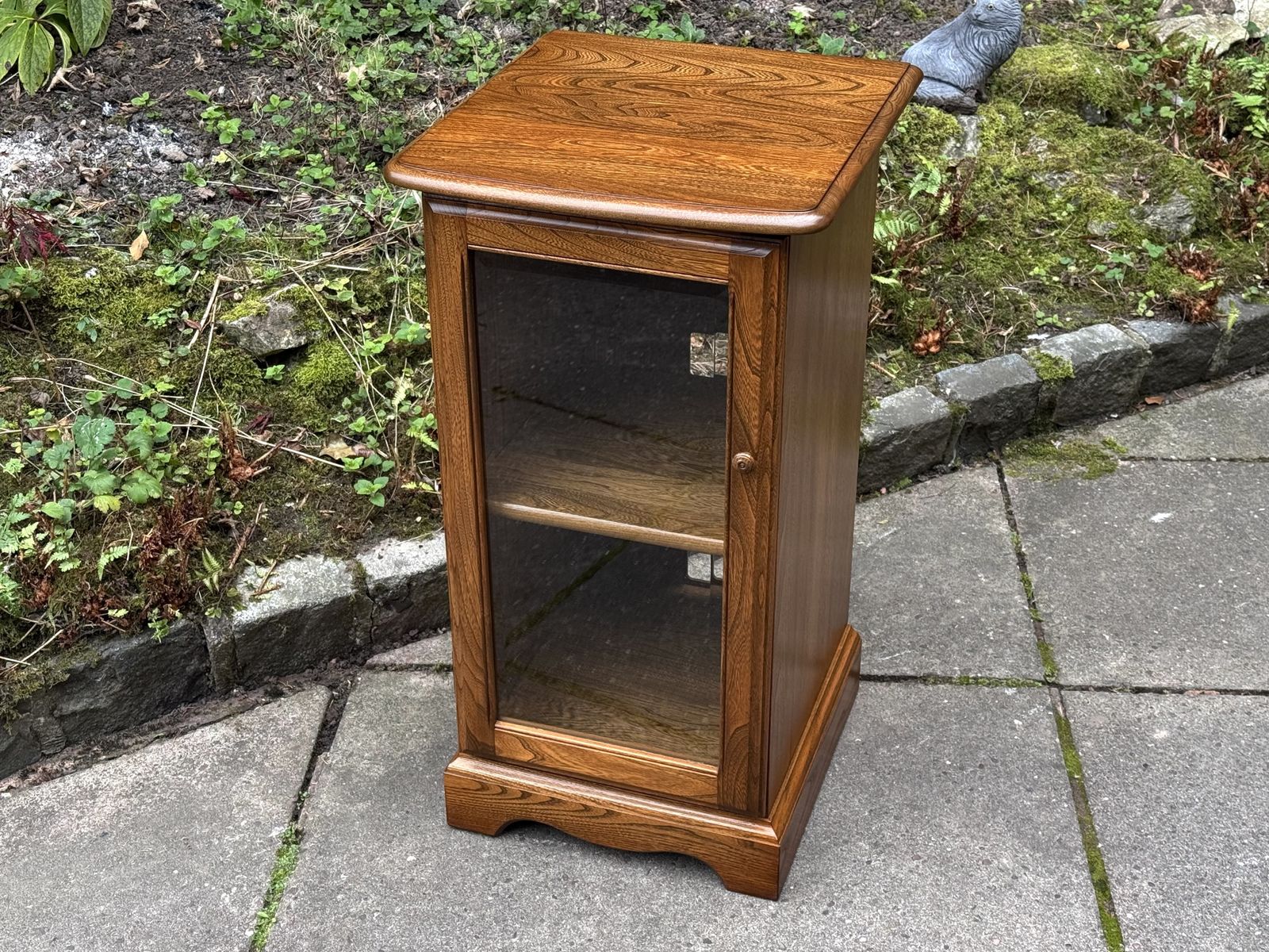 An Ercol Warwick Golden Dawn Elm Cd Hi Fi Storage Cabinet / Media Stand photo for sale