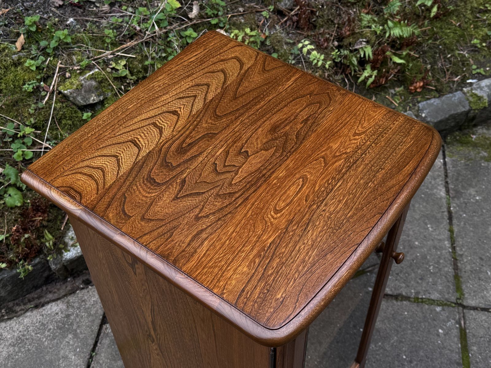 An Ercol Warwick Golden Dawn Elm Cd Hi Fi Storage Cabinet / Media Stand photo buy