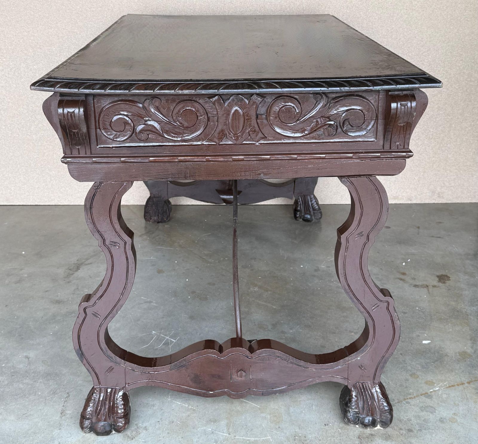 Table de bibliothèque ou bureau de style baroque espagnol en chêne, XIXe siècle, deux faces photo vinterior