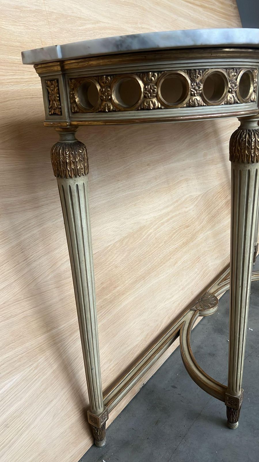 Console demi-lune de style Louis XVI peinte, plateau en marbre, XIXe siècle photo Mobilier