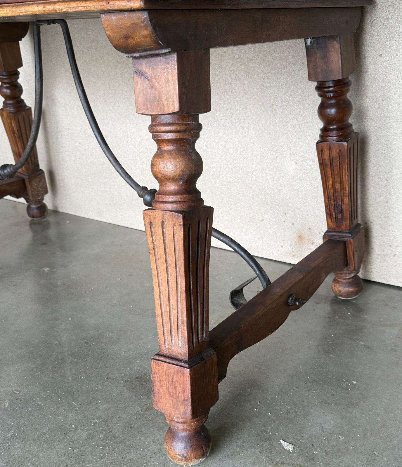 photo buy Bureau, table à écrire ou console baroque du XIXe siècle, pieds cannelés en chêne massif