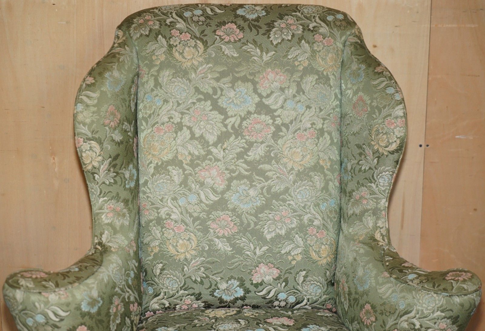 Sublime Antique Howard & Son's William Morris Mahogany Framed Wingback Armchair photo buy