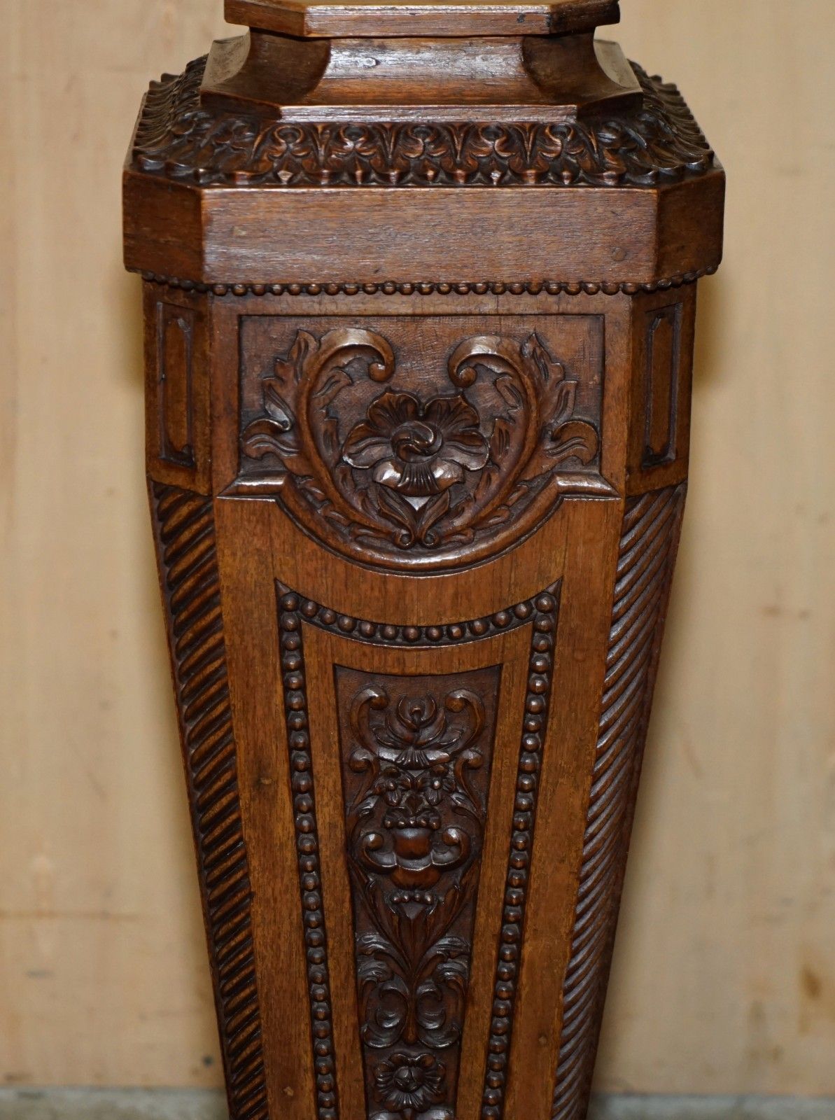 2850.0 Antique Victorian Corinthian Pillar Pedestal Stand Displaying Busts Antiques photo