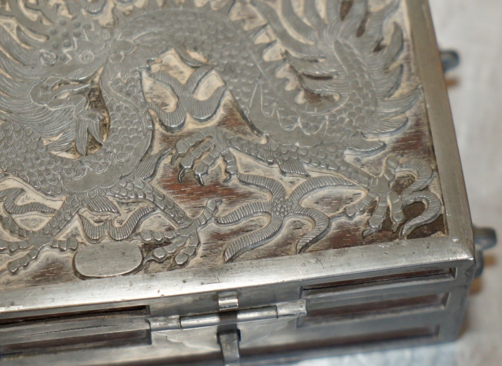 Antique Circa 1900 Chinese Kut Hing Pewter & Wood Carved Dragon Jewellery Box photo vinterior
