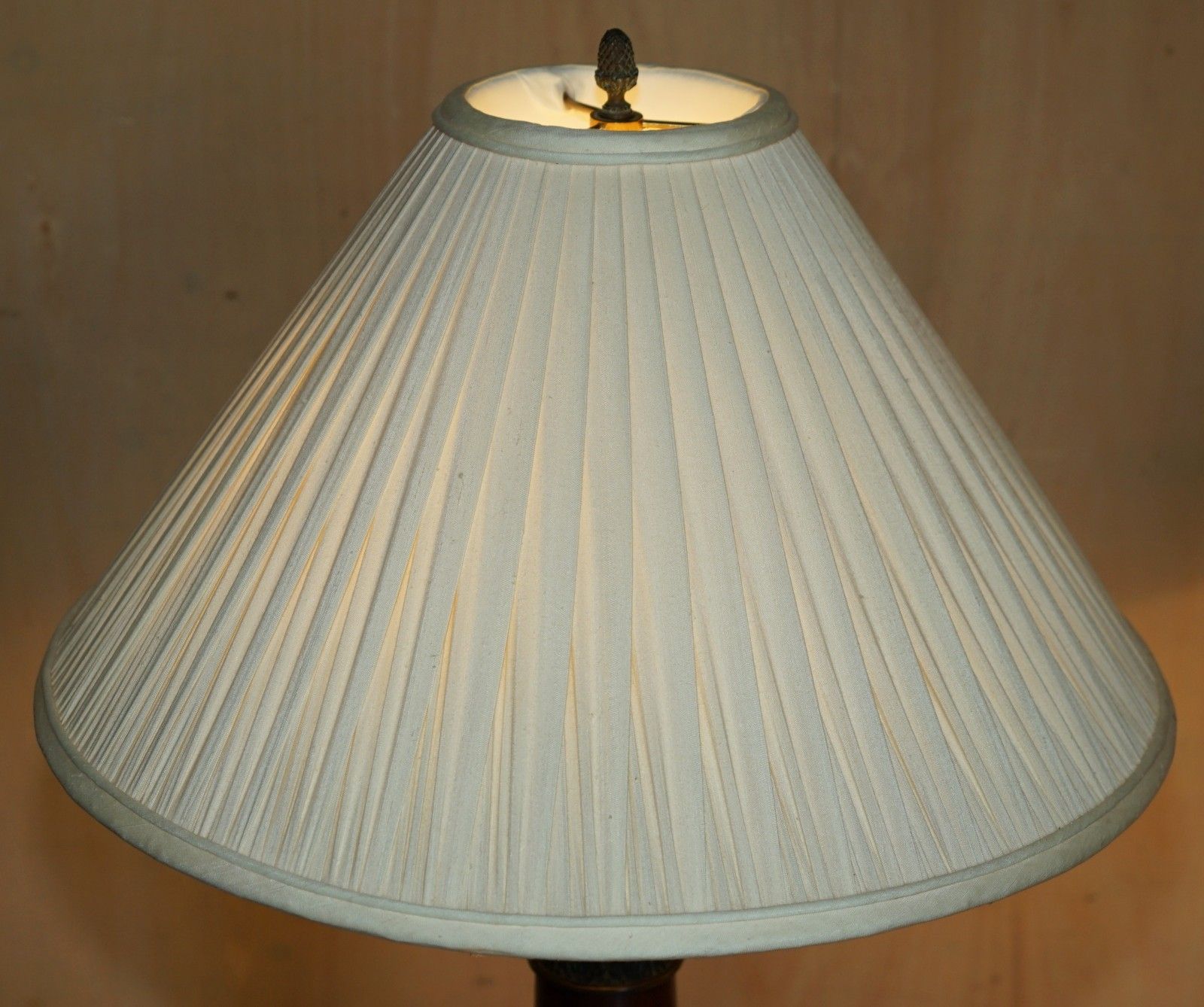 photo vintage Pair Of Huge 95cm Grand Tour Style Roman Corinthian Pillar Brass Desk Lamps