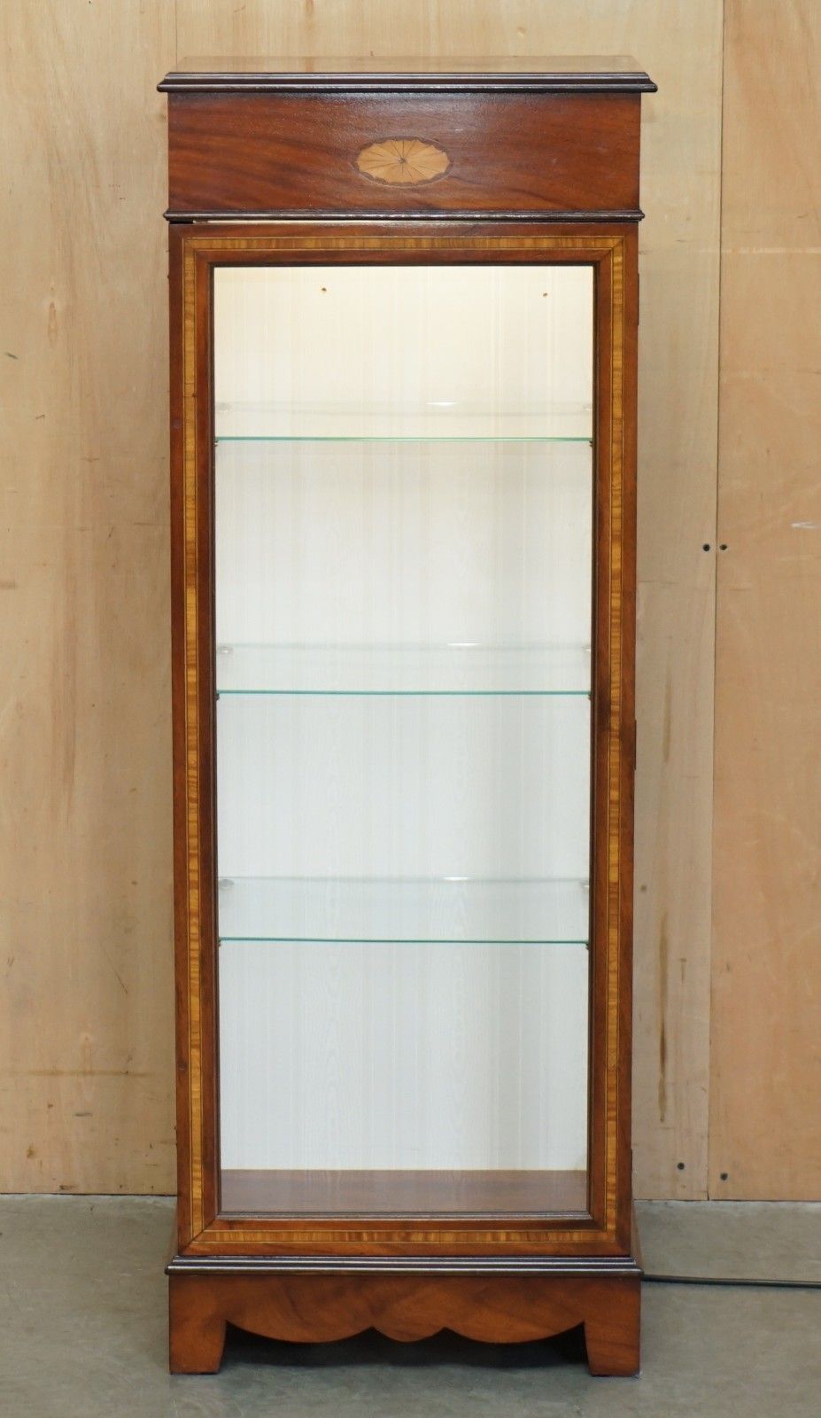 Suite Of Five Sheraton Revivial Led Light Display Cabinets With Glass Shelves photo Furniture