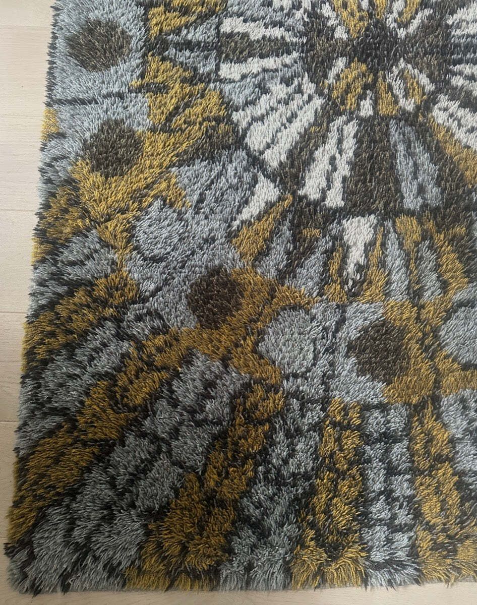 1750.0 1960s Vintage Mid Century Scandinavian Rya Shagpile "Sun Dial" Knotted Wool Rug photo