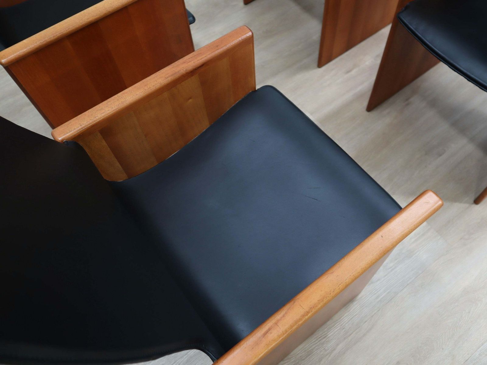 Furniture Set Of 4 Segesta Walnut And Black Letaher Chairs Stildomus 1970s photo