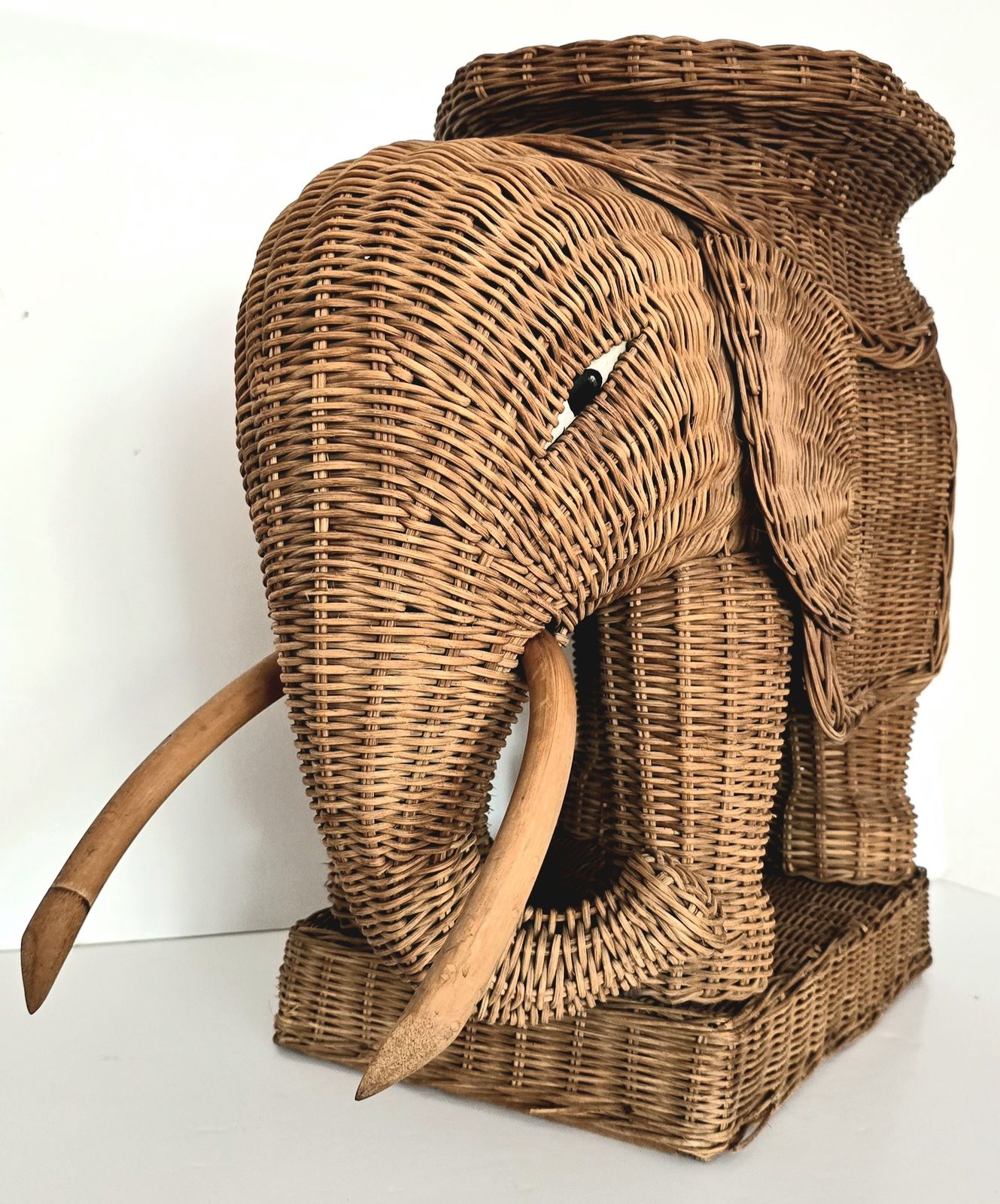 photo vinterior Mid Century French Wicker Elephant Table.