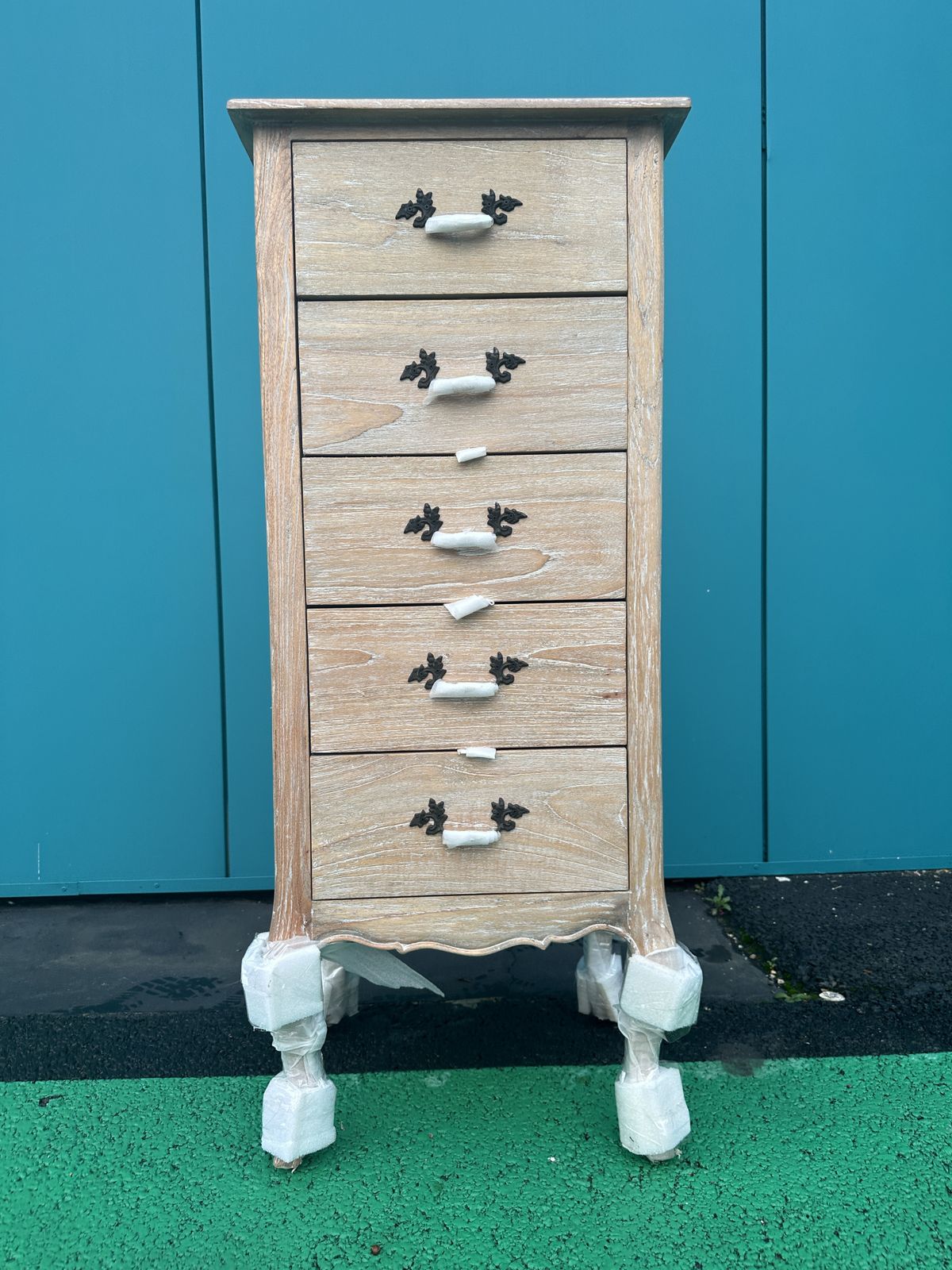 Brand New Pretty Montpellier Blanc Solid Wood 5 Draw Tallboy  	Rrp £579 photo 450.0