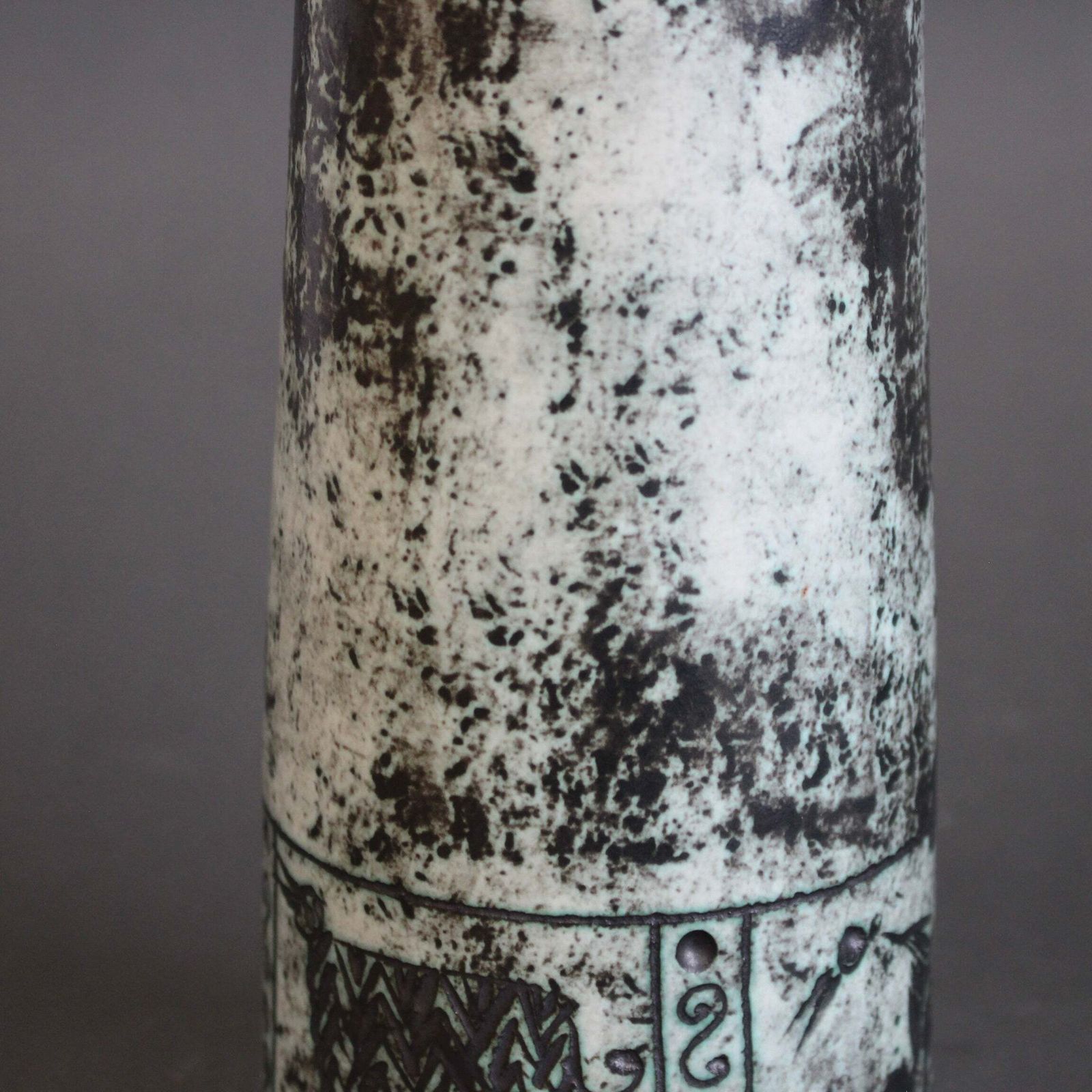 photo vintage Mid Century French Ceramic Flower Vase By Jacques Blin (Circa 1960s)