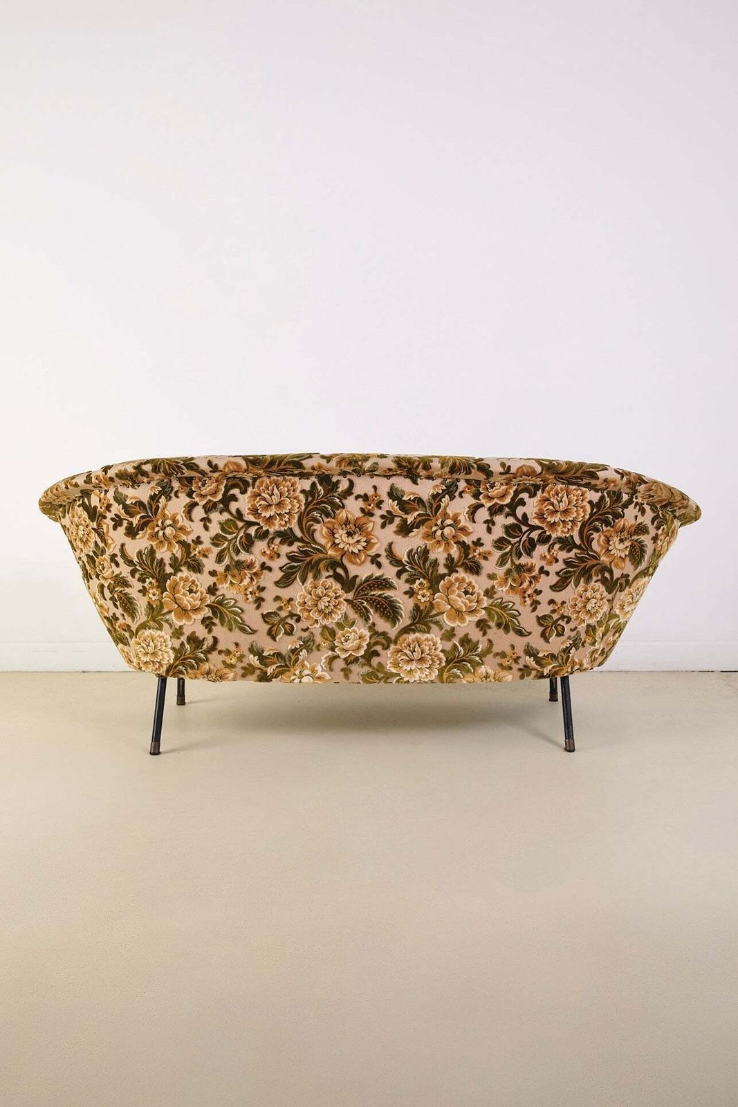 Italian Velvet Floral Sofa 1960s photo 2200.0