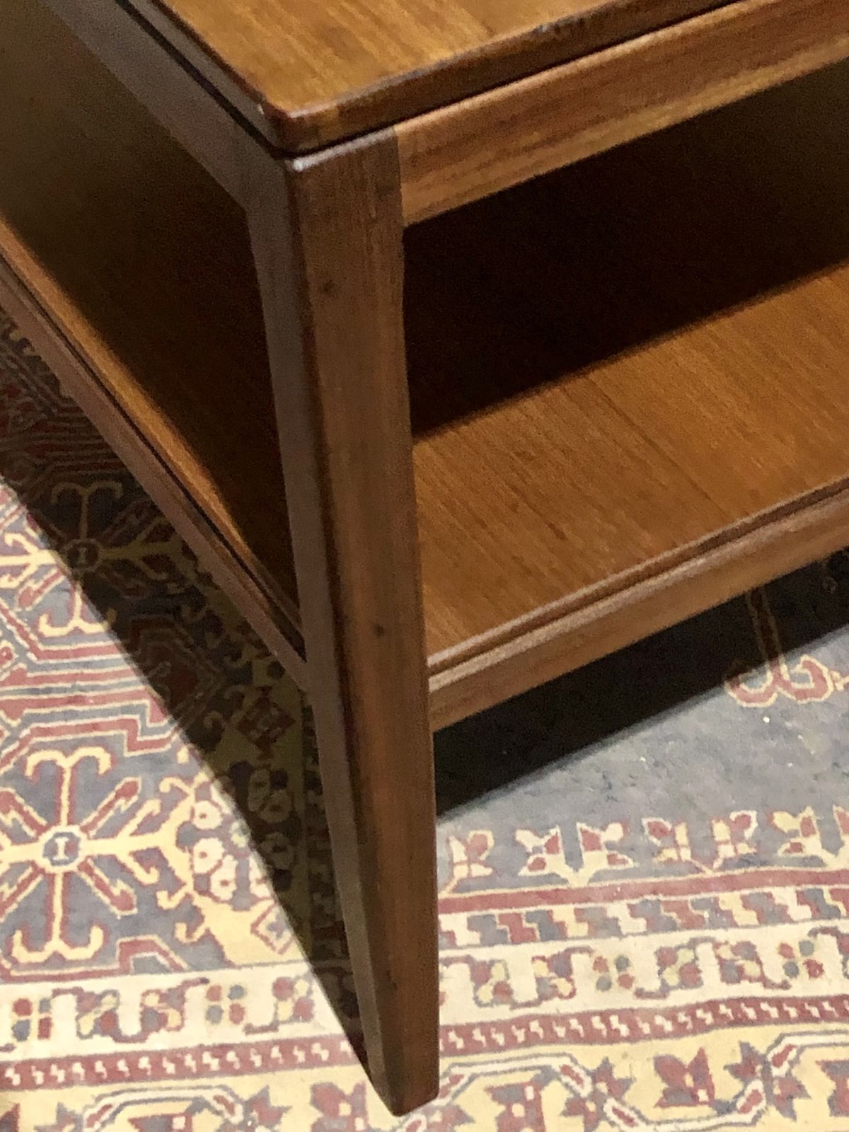 photo vintage Handsome Teak Retro Coffee Table