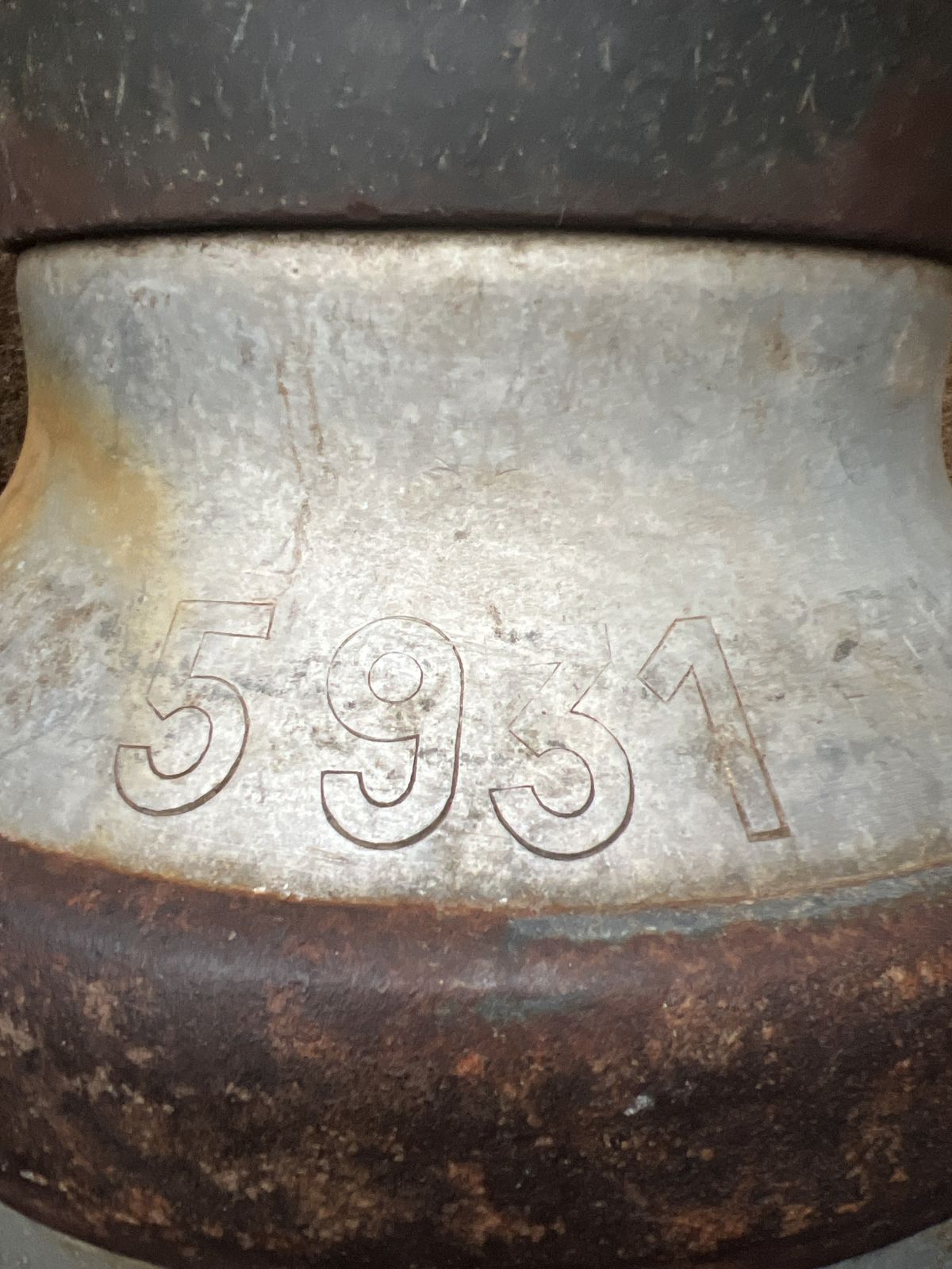 photo vintage Antique Aluminium Milk Churns