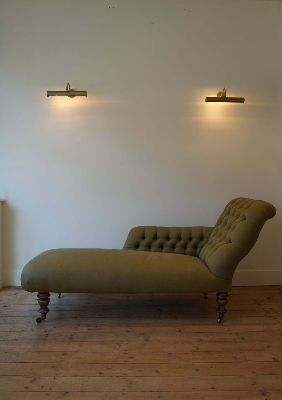Regency Chaise Longue Upholstered In Antique Linen photo furniture