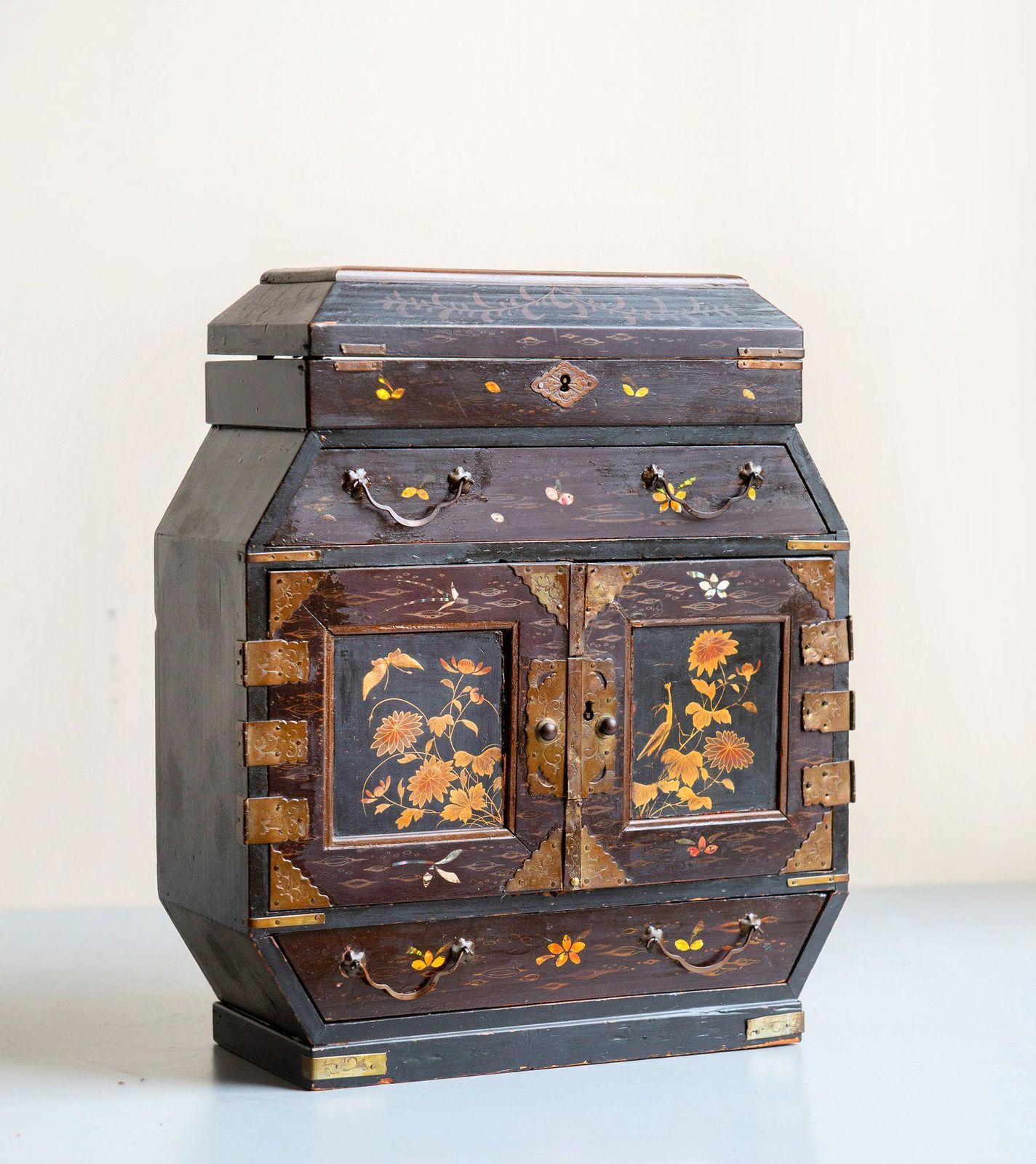 Antique Japanese Cabinet – Meiji Period Lacquered Storage Box – Hand Painted Oriental Chest Of Drawers – Asian Jewelry Box photo for sale