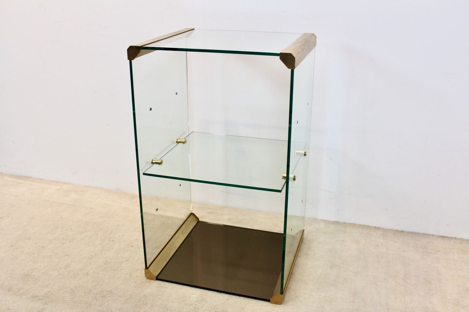 Pierangelo Gallotti For Gallotti & Radice Glass And Brass Side Table, Italy, 1970s photo 1088.0