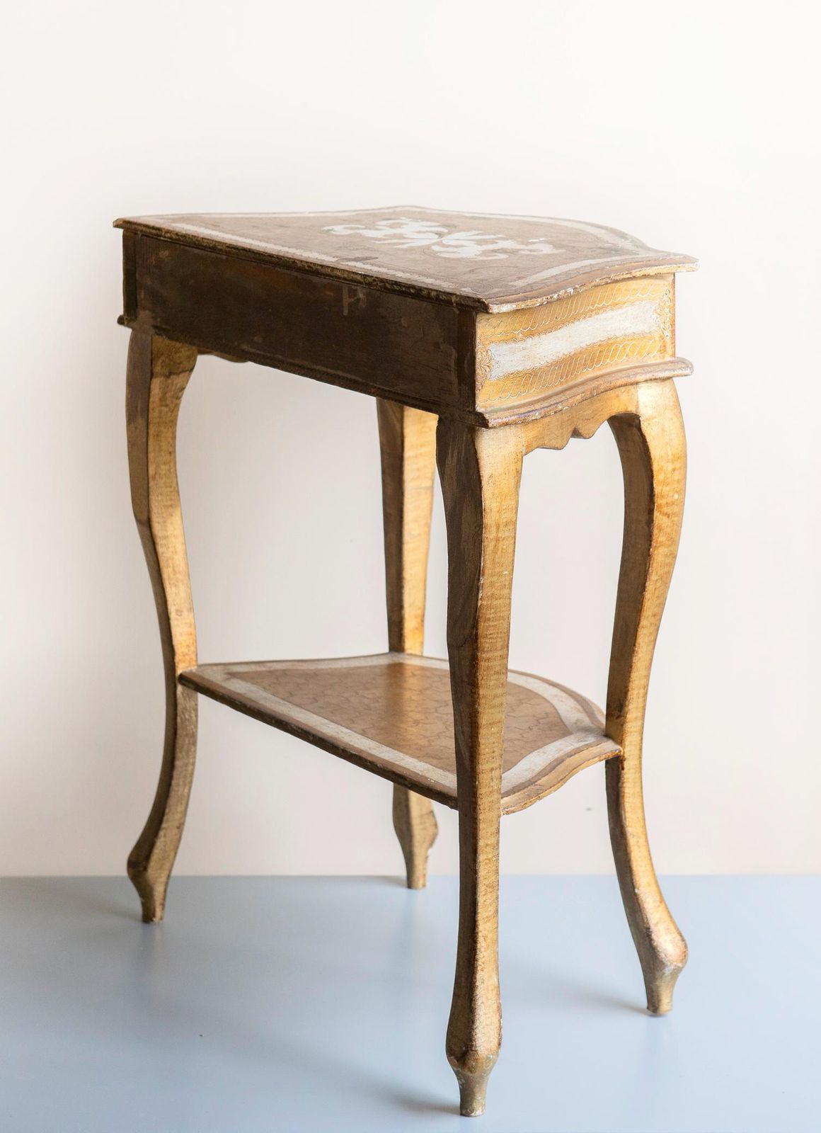 492.0 Florentine Giltwood End Table – Italian 1960s Vintage – Gold Nightstand Or Console Mid Century Modern photo