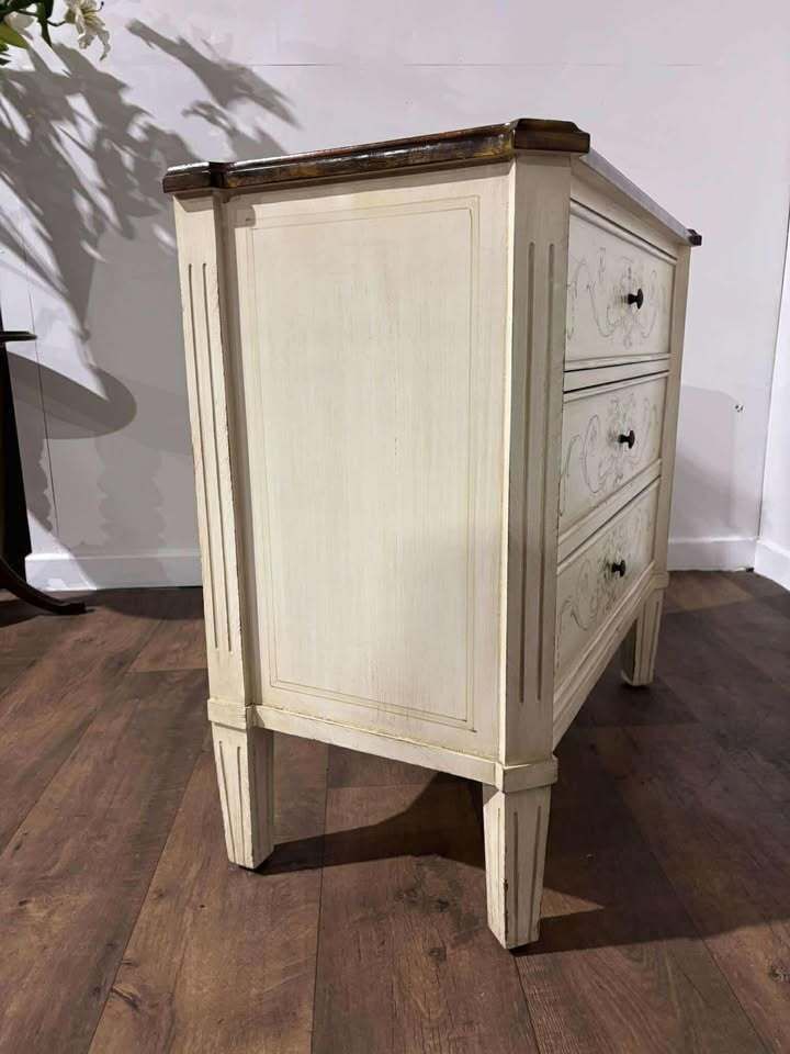 289.0 Contemporary Painted Chest Of Drawers photo