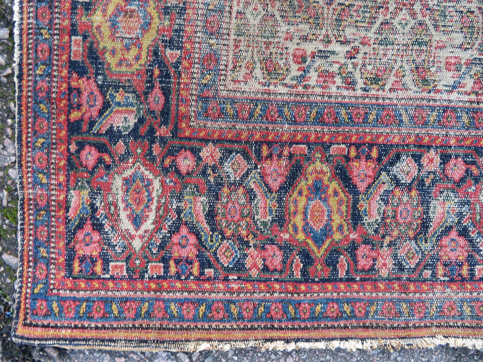 Textiles Country House 19th Century Fereghan Feraghan Rug. 200cm X 132cm. photo