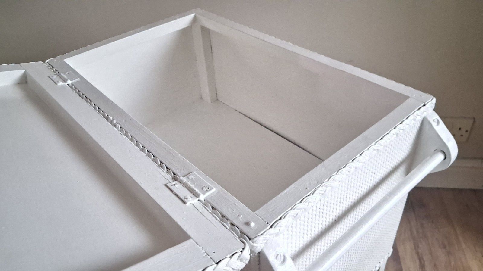 1960's Lloyd Loom ?  Bathroom Storage/Trolley , Linen/Towel Storage/Rail photo Furniture