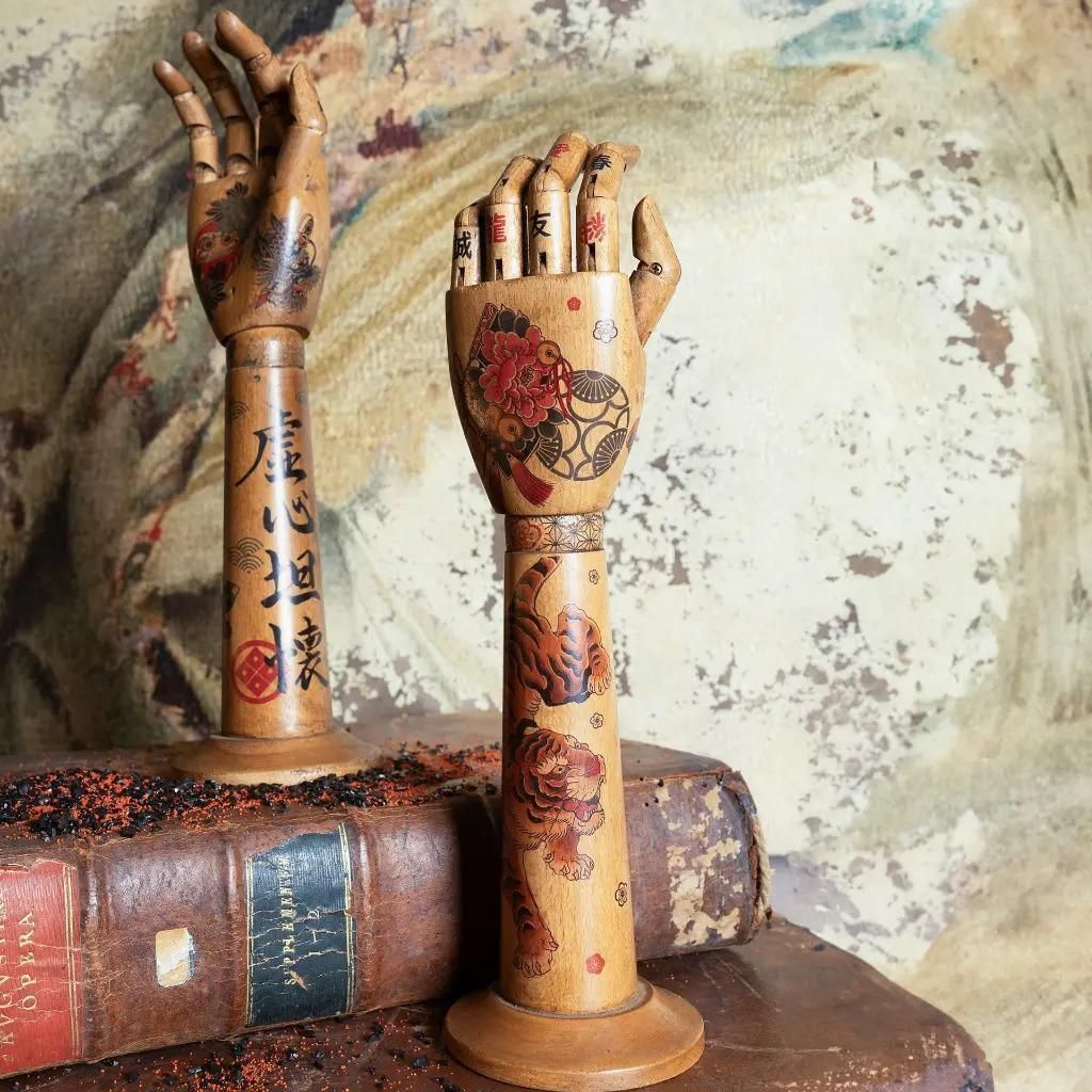 Tattooed Wooden Arm photo vinterior