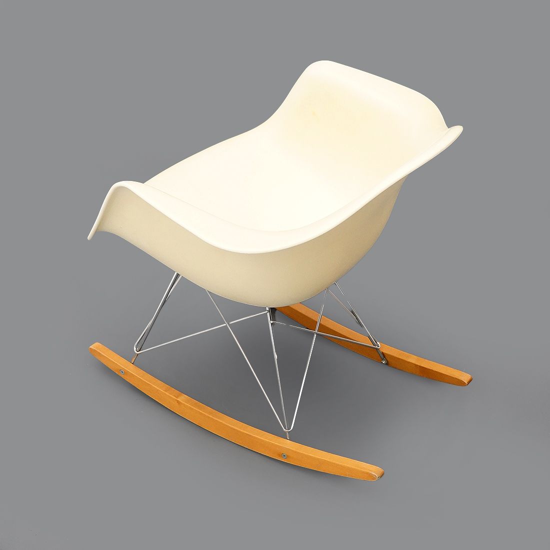 “Rar” Rocking Chair By Charles & Ray Eames For Vitra, 1950s photo vintage
