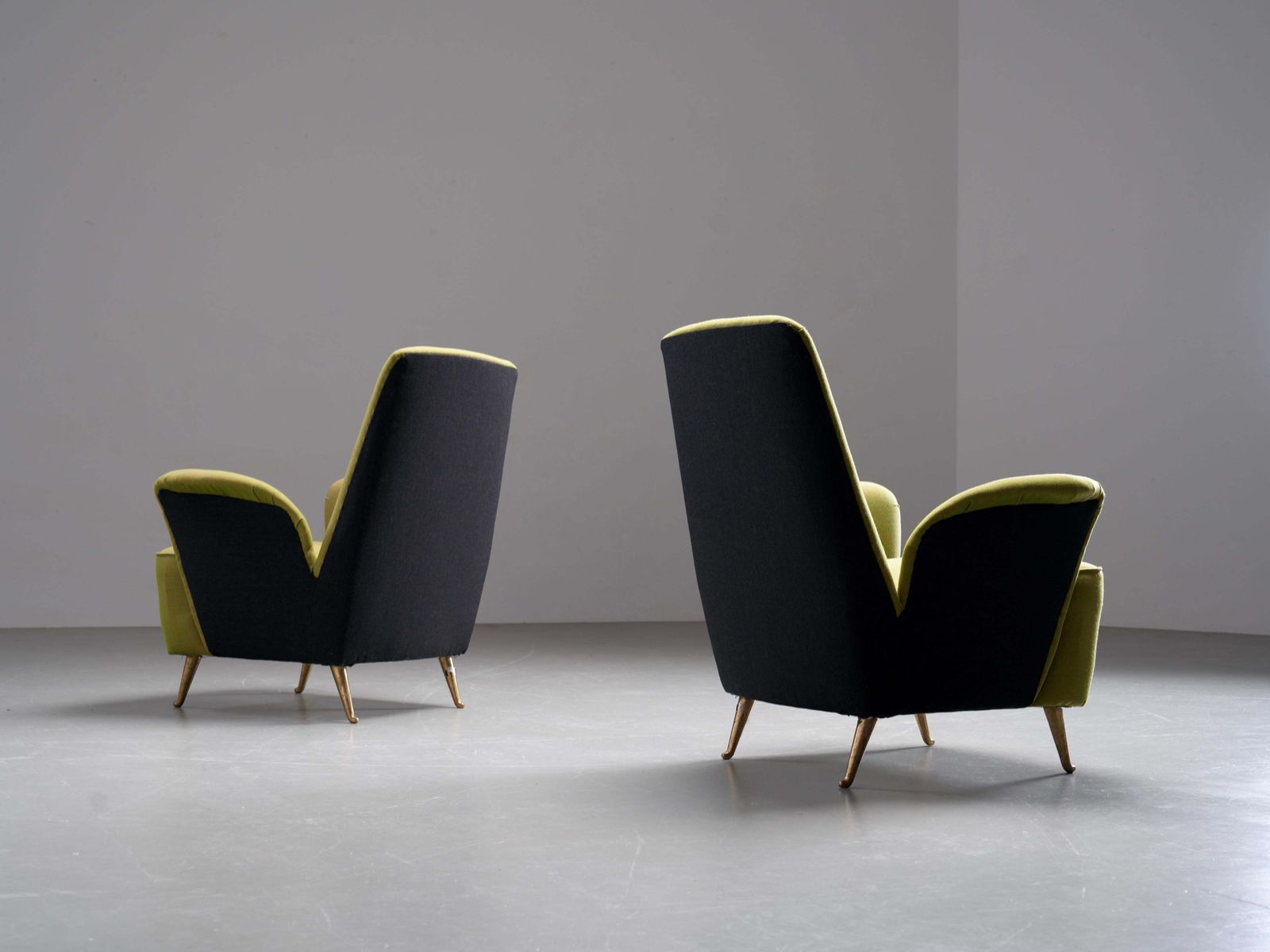 Twee Lounge Chairs Van Isa Bergamo, Bekleed Met Stof En Messing, Italië, Ca. Jaren 1950 photo buy