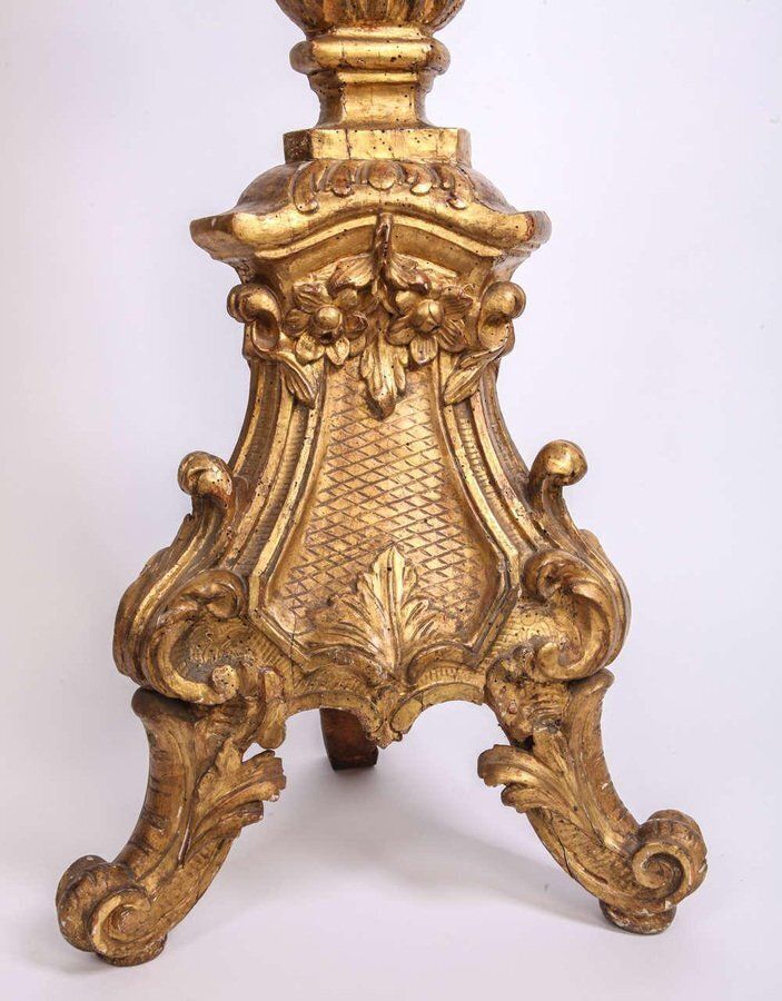 Early 18th Century Italian Giltwood Torchère Or Floor Lamp, 1720 photo Lighting