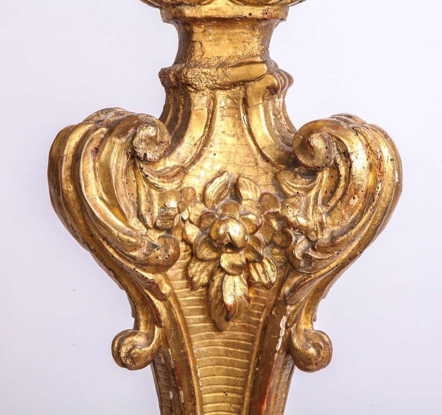 Early 18th Century Italian Giltwood Torchère Or Floor Lamp, 1720 photo vinterior