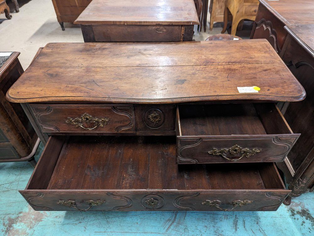 Louis XIV Chest Of Drawers In Walnut photo 1696.0