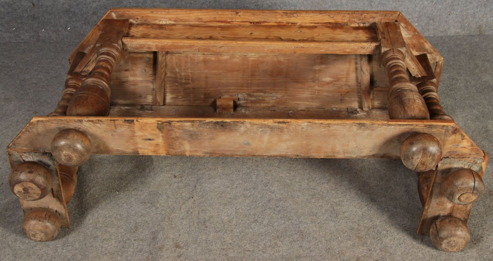 photo furniture Antique Softwood Side Table And Flower Stand
16th 17th Century, 1600