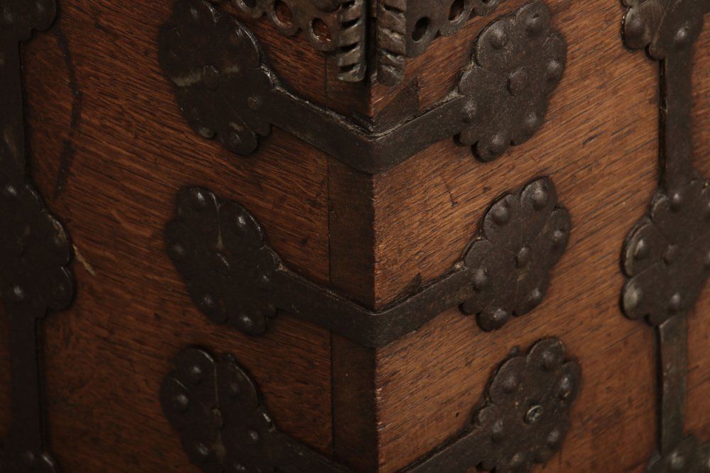 photo vinterior Small Antique Gothic Chest With Iron Bands, 1500