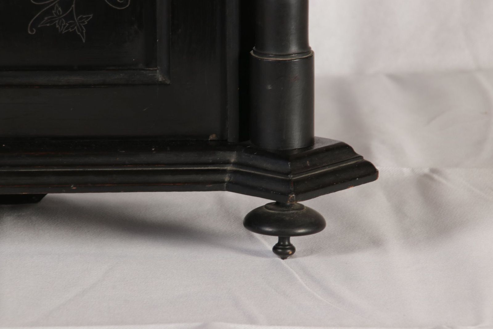 574.0 Antique Art Nouveau Wall Cabinet, 1900s photo
