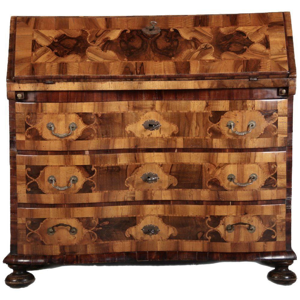 Antique Baroque Secretary In Walnut, 1730s