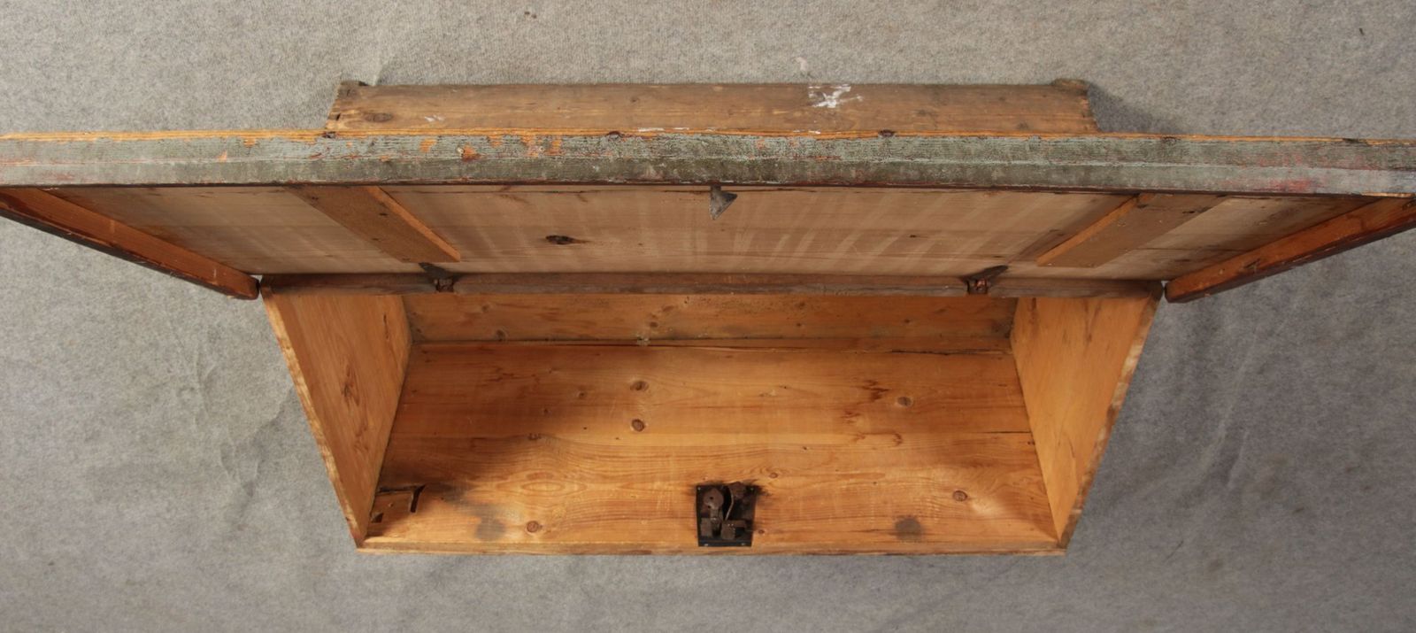 photo furniture Small Antique Chamfered Chest In Softwood, 1897
