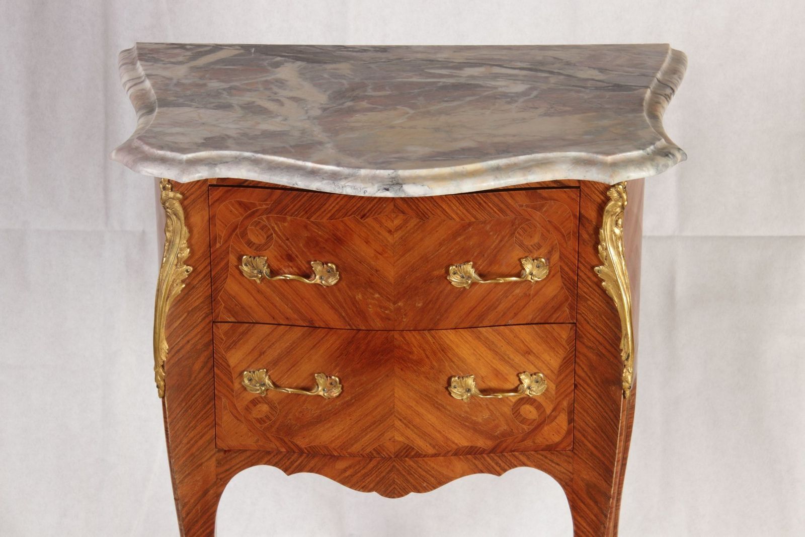 photo vinterior Antique Small Rococo Chest Of Drawers, 1940