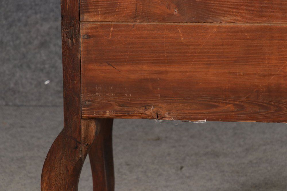 photo furniture Antique Rococo Chest Of Drawers In Oak, 1800