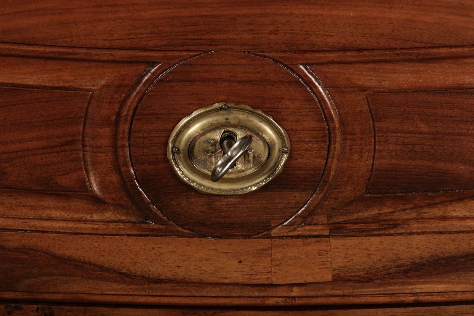 2196.0 18th Century Baroque Chest Of Drawers In Walnut, 1760s photo