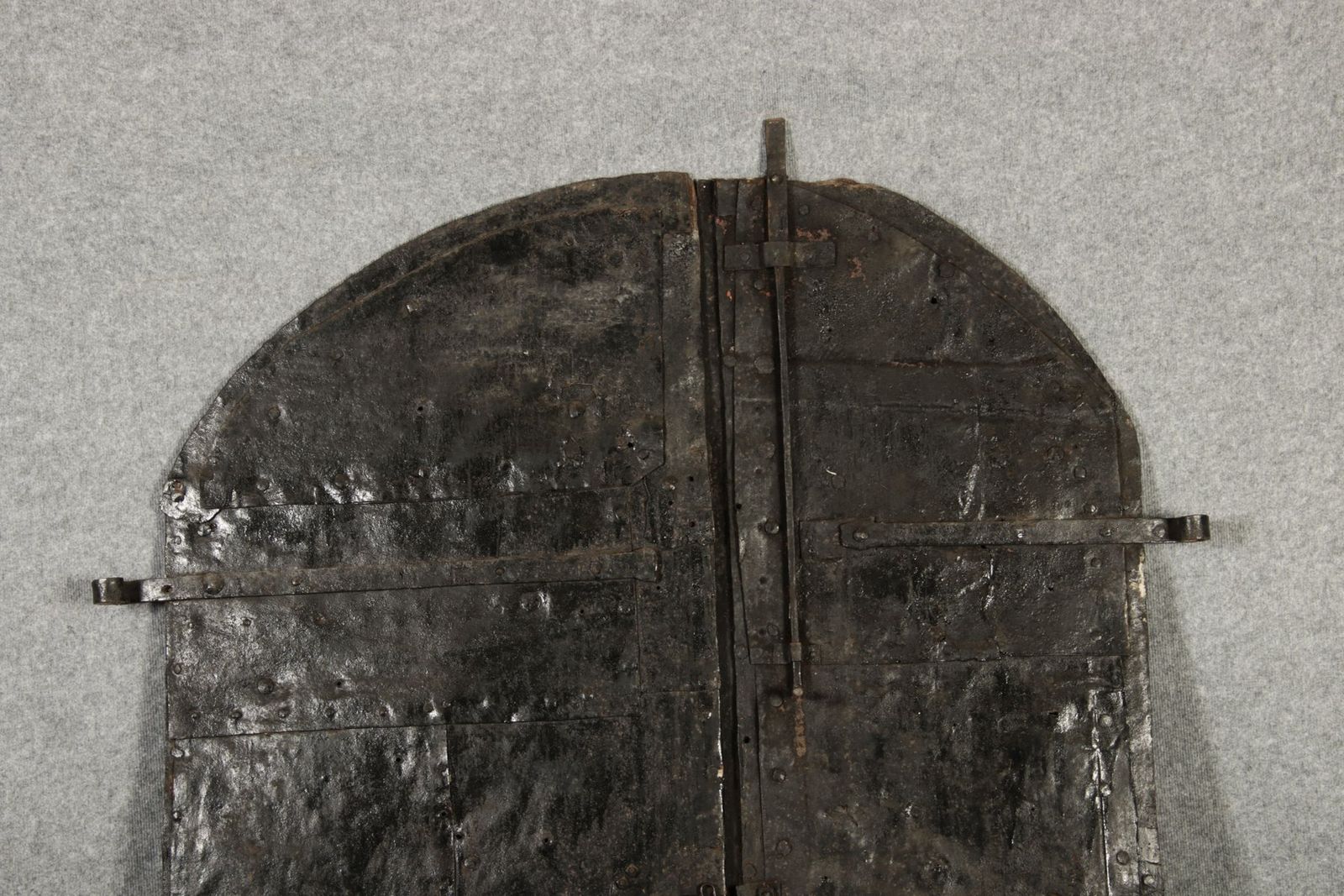 4419.0 16th Century Two Leaf Iron Door, 1600s photo